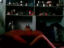 Una ragazza balla nuda filmati ard gratis