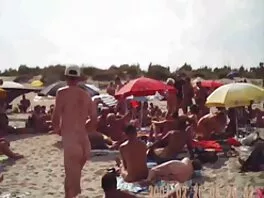 Bella bruna film porno trans italiano gratis con grandi tette si masturba con un vibratore