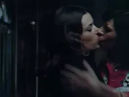 La bionda Kelly film porno russi gratis sputa sborra