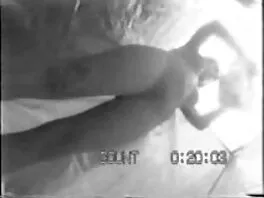 La giovane donna video hard casalinghe gratis sta usando un dildo