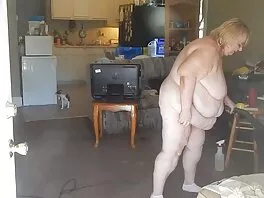 Latina con grandi tette elastiche e corpo perfetto si accarezza davanti alla telecamera video gratuiti hard