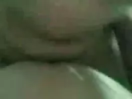 Accarezzando siti video hard gratis e succhiando il suo pene