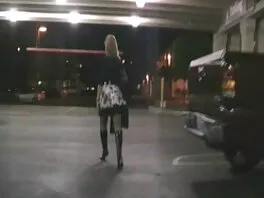 Tanya gioca con il video hard amatoriali gratis suo giocattolo sessuale