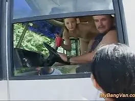 Una faccia da video hard gratis adolescente è fottuta
